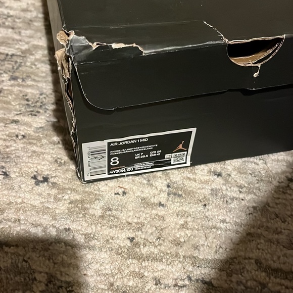 Nike Air Jordan 1 Mid Milan - Picture 6 of 8